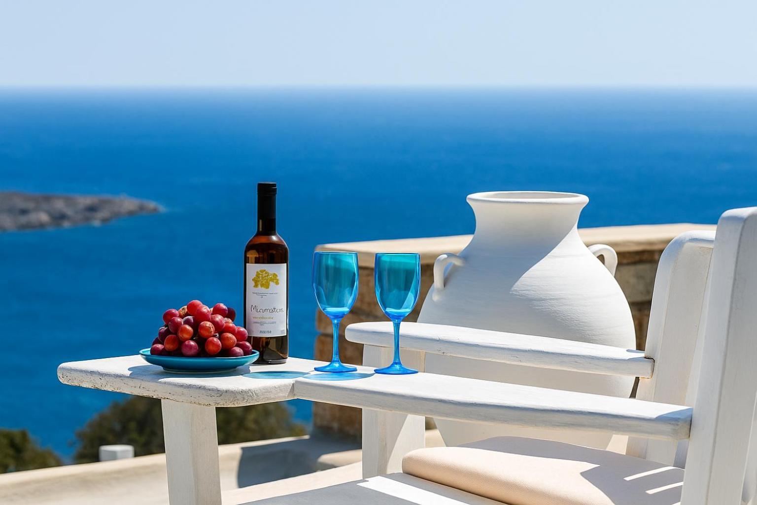 Casa de Férias Mykonos Coastal Retreat - Giovanna's Beachfront Escape With Jacuzzi *